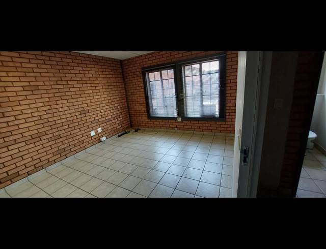 193M² WAREHOUSE TO LET IN HENNOPSPARK